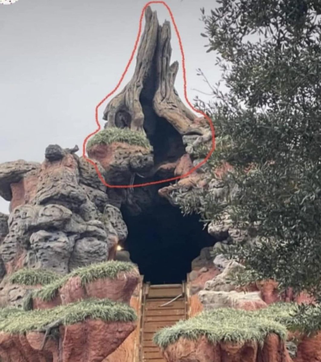 Did you ever notice you could see Brer Rabbit at the top of Splash Mountain

#disneytrivia #splashmountain #wdw