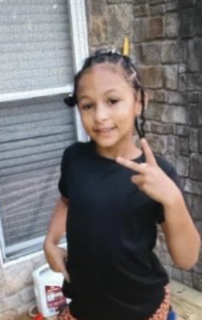 🚨Missing/Endangered Juvenile 🚨

Naomi Slayten, 9 yoa, biracial female, 4’3 tall, 50 lbs was last seen in the area of 99th St/Richmond Dr at 9am on 2/1. She was last seen on foot wearing a jean jacket, white t-shirt and black leggings.