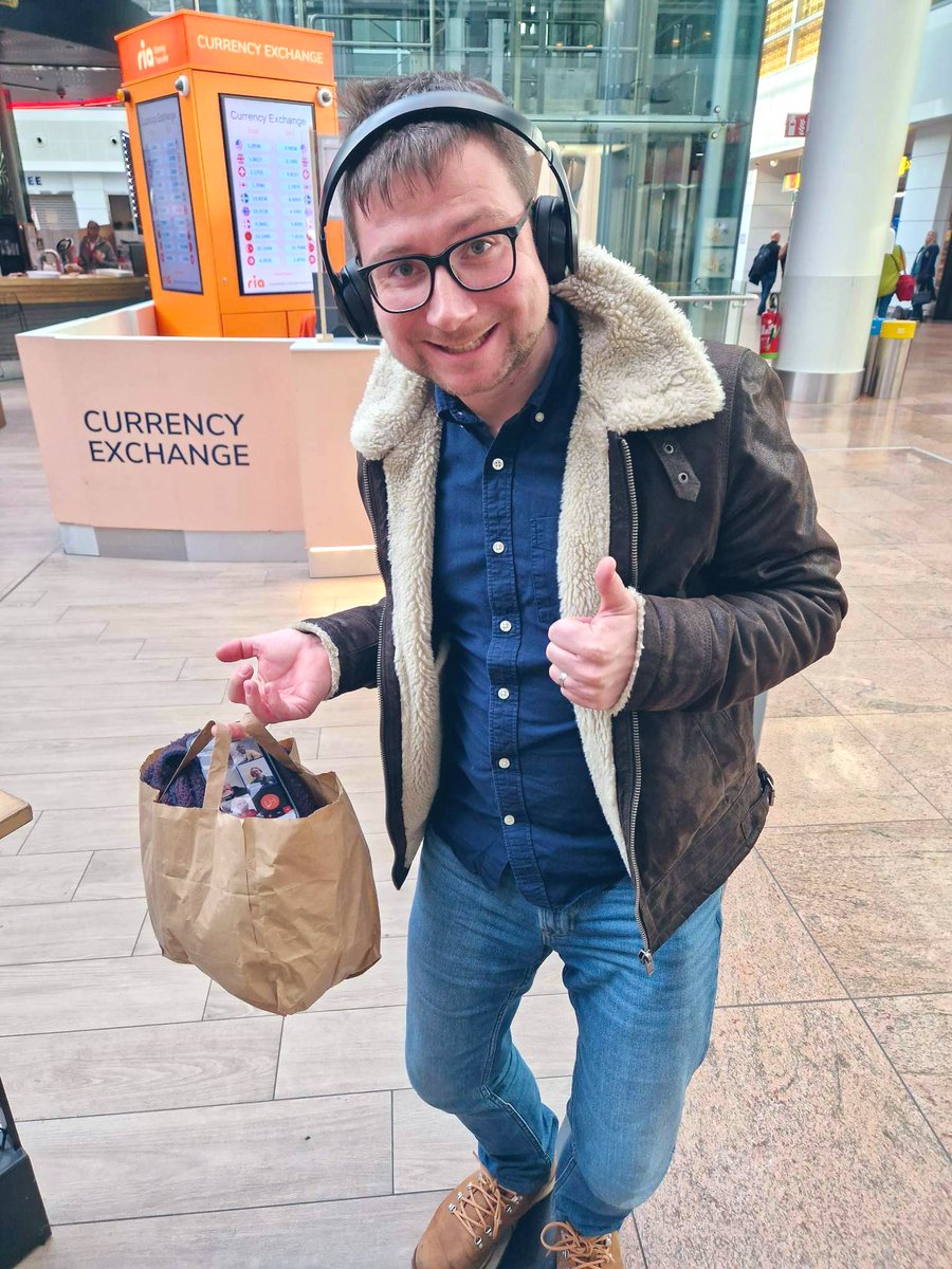 JM_microblog's tweet photo. OSPO network in the bag!
Great call today about next steps in Open Source activities across Europe with @AstorNC, @JamesALovegrove, @jacoblyopen, @ukjimcraig, @lhawthorn and @lucie_couz!
#checkthebag https://t.co/6WtLIeRRg4