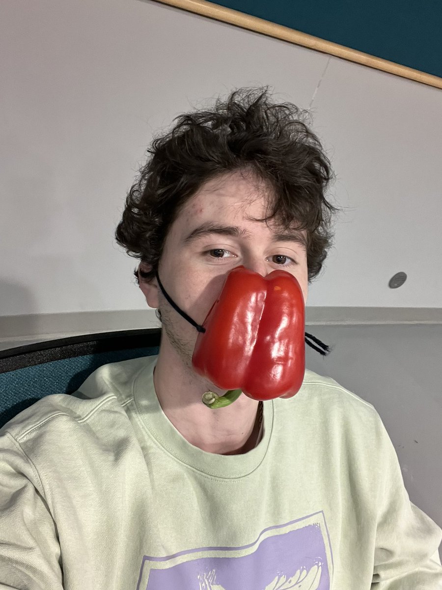 Kam_Bach's tweet photo. Mask of the Day: a Bell Pepper!

It’s Feb 1st, and @Laurier still hasn’t followed the lead of almost every other university in the world by dropping their mask mandate…

My university continues to spit on the idea of personal autonomy, and laugh in the faces of those who oppose. https://t.co/SJWaMRq894