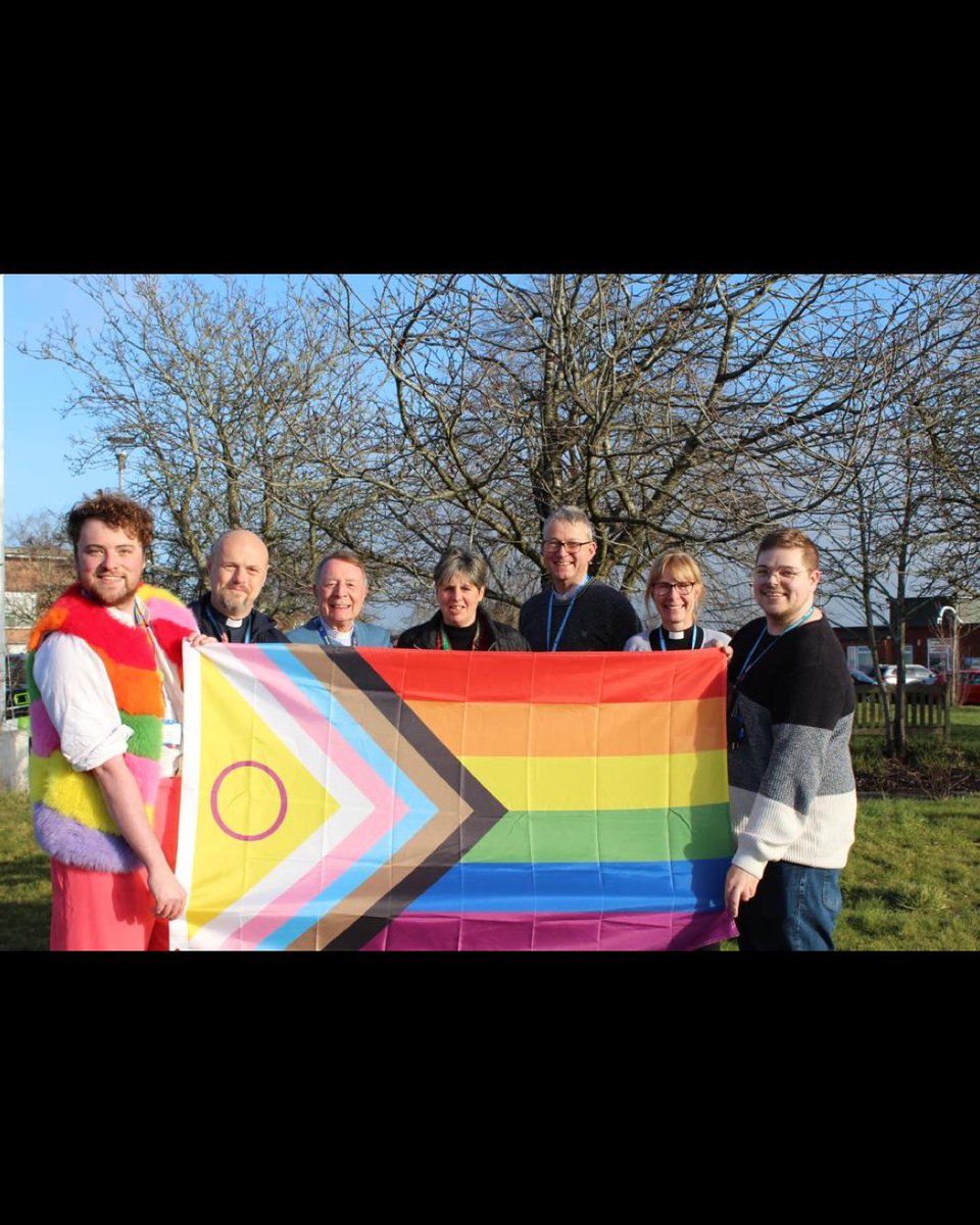betterusername's tweet photo. Thankyou to everyone who came to watch us raise the Progress flag ❤️❤️❤️ particular thanks to the tall people who had to be our make shift flag pole after the actual one didn’t work… 
HAPPY LGBT HISTORY MONTH #LGBTHM23 https://t.co/gOl2BKh1Z3