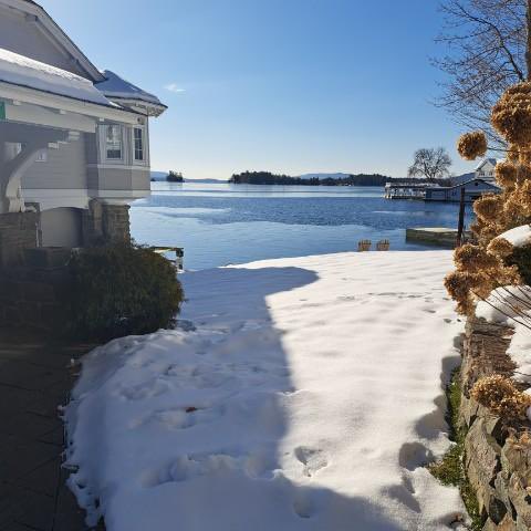 One day no ice, bitter cold temps and the next thing you know ice starts to form on the lake.  #lakegeorge #bittercoldtemps #winterfinallycame #boathousewaterfrontlodging