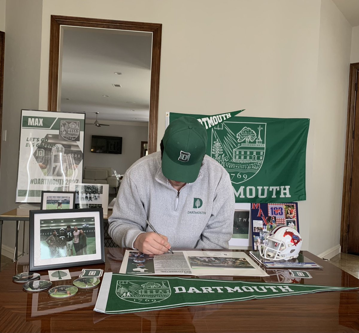 Max Livingston tweet media