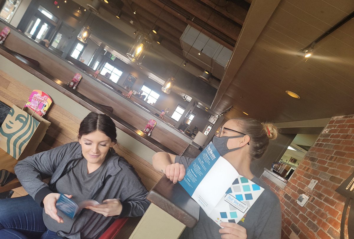 byefelicia929's tweet photo. Tms getting pumped up about Best EDU! Helping out team be #moorebetter by making sure that #educationmatters! #chilislove that we can provide this service for our team! @EugeneFunnyMan @amanda3mckinney @taryn_mahaffey https://t.co/QwCwuspTH3