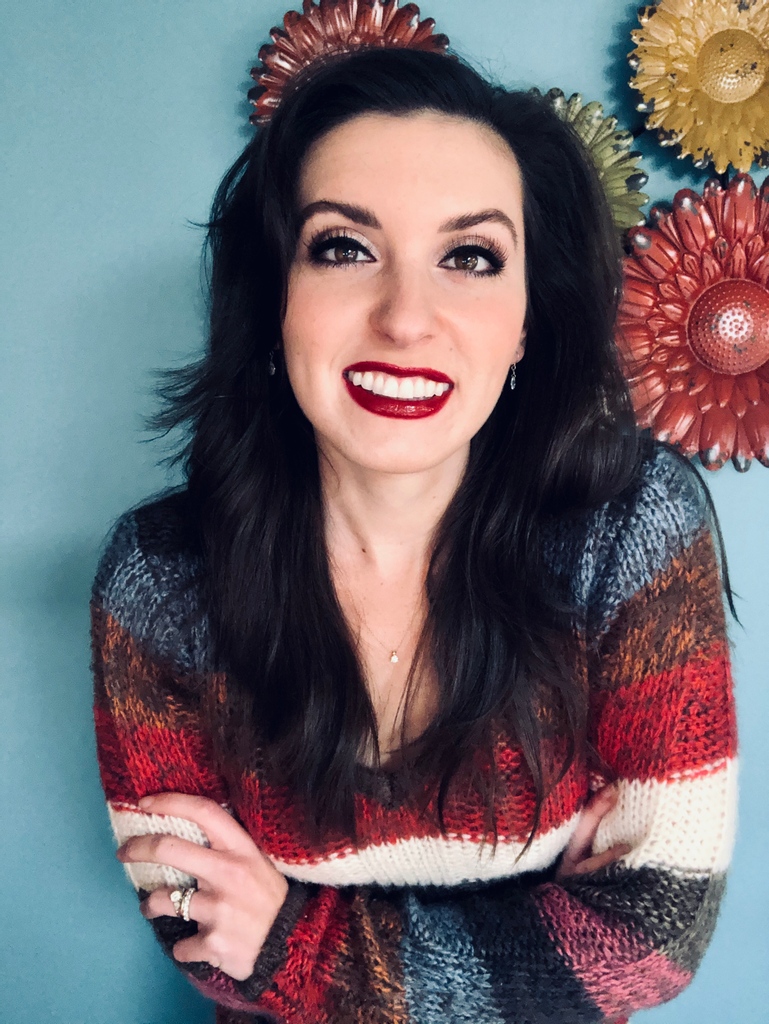 amanda_copy's tweet photo. What do you want to sell better this month? I'll be the copywriter to make it happen!

#adwriter #copywriter #copy #adcopy #marketingstrategy #marketingwriter #contentstrategy https://t.co/ql0sOLRfJa