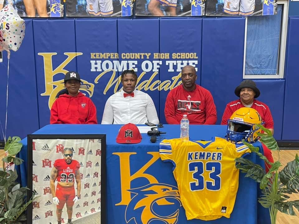 HighKemper's tweet photo. KCHS celebrates with Devon Baskin on National Signing Day. https://t.co/Y1f5SKPZ0C