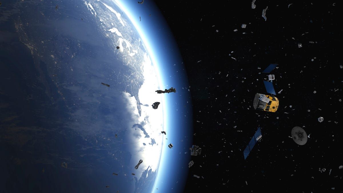 maximaxoo's tweet photo. #Space: #DefunctSatellite and #RocketStage nearly #collide in potential ‘worst-case scenario’ —  the orbital #NearMiss happened with the 2 large pieces of #SpaceJunk, both from the Soviet era missing each other by an estimated 20 feet
👁 ► https://t.co/KUhNQJ4l5w ◄ via @Gizmodo https://t.co/SCSysxfk2m