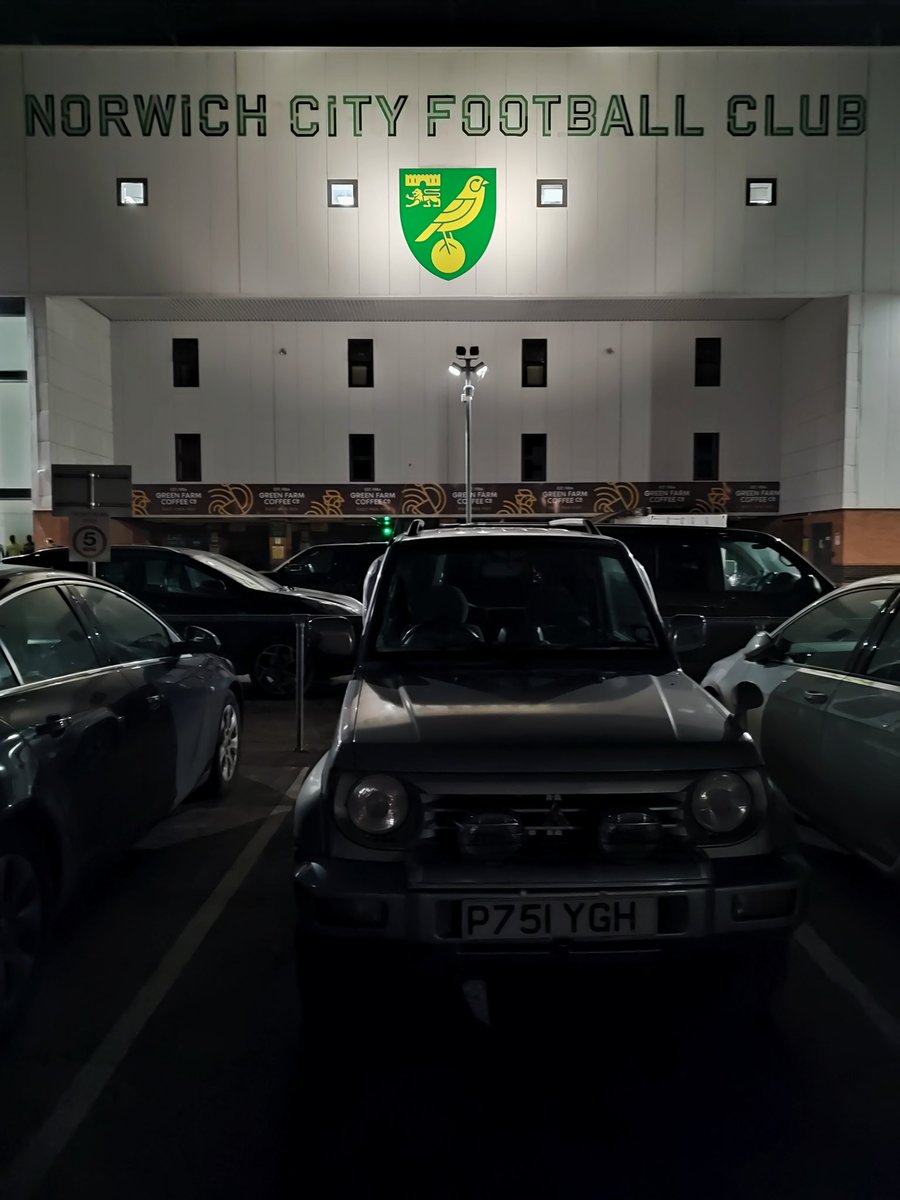 Hello February ✨

A great way to end one month and start the next with an event last night performing magic at an awards night at Norwich City Football Club aka Carrow Road 🎉

(for Connections Entertainment and with 4 Aces Fun casino )
#Norwich #Magic