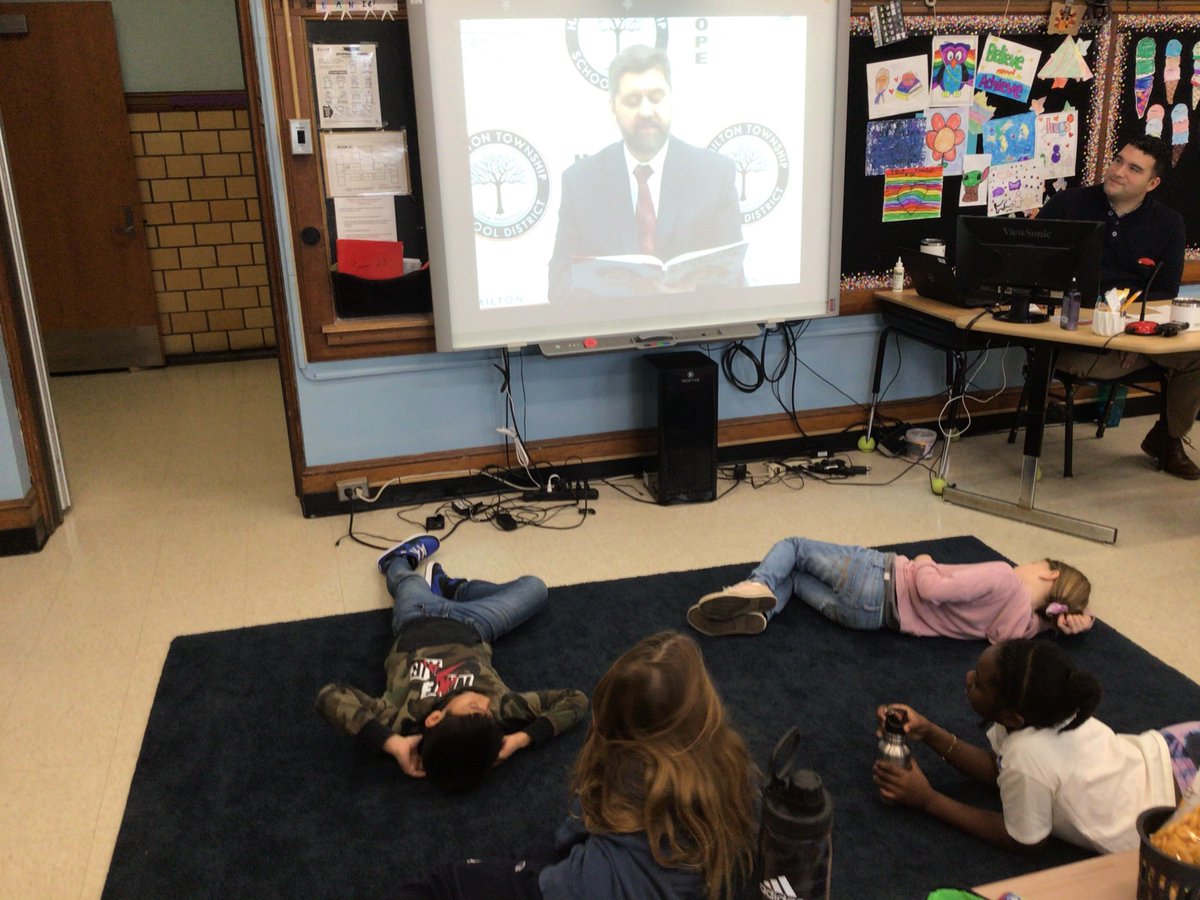 HTSD_Yardville's tweet photo. #yesSTARS enjoying #WorldReadAloudDay2023 this morning! #HTSDPride https://t.co/JcJTMbnm4B