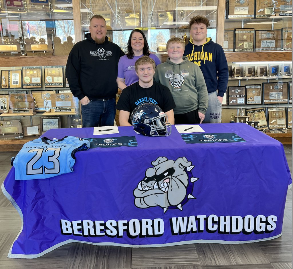 Beresford School on Twitter "Congratulations, Landon Schurch (& Zach Boden) for signing with