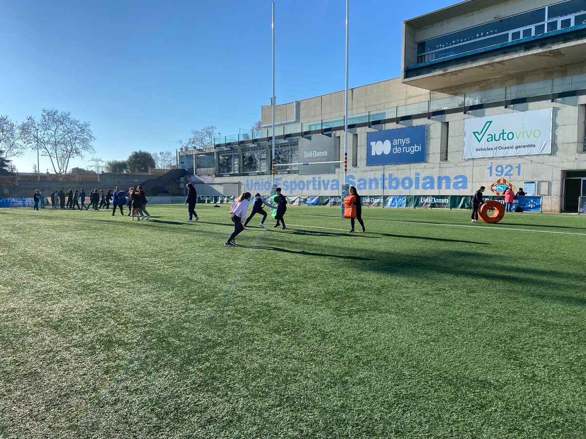 🟡Promoció Esportiva
Aquest matí a l'Estadi Baldiri Aleu de #SantBoideLlobregat hem dut a Terme conjuntament amb la @UESantboiana la IX Trobada de #Rugbi de Secundària.
Moltes gràcies per la vostra col.laboració i participació. 
@AjSantBoi #cebllobpromocio