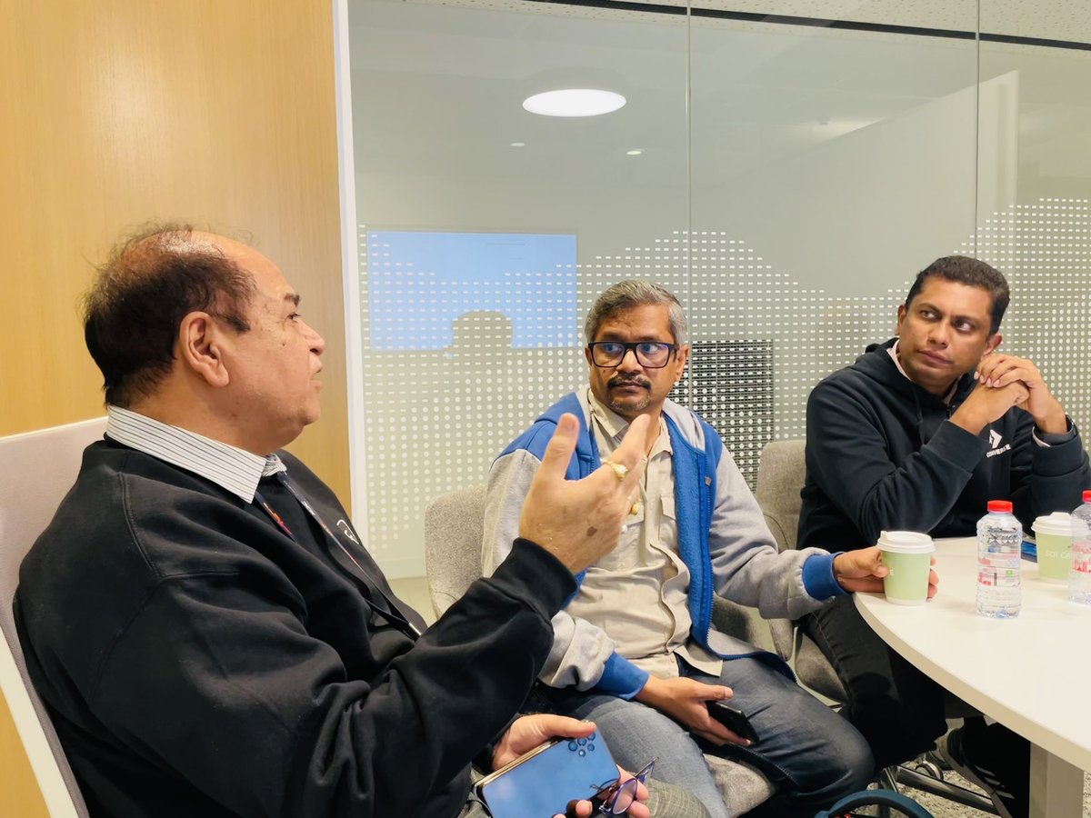 GoPlugin's tweet image. We were delighted to welcome XDC Ecosystem partners, Navin Dsouza and Jignesh Ved, Co-Founders of @ComTechOfficial at our office in @srtipark. The meeting was held to discuss collaboration on technical expertise Team #Plugin will offer to #ComTech #Gold.
#PluginOnXDC #WeAreXDC