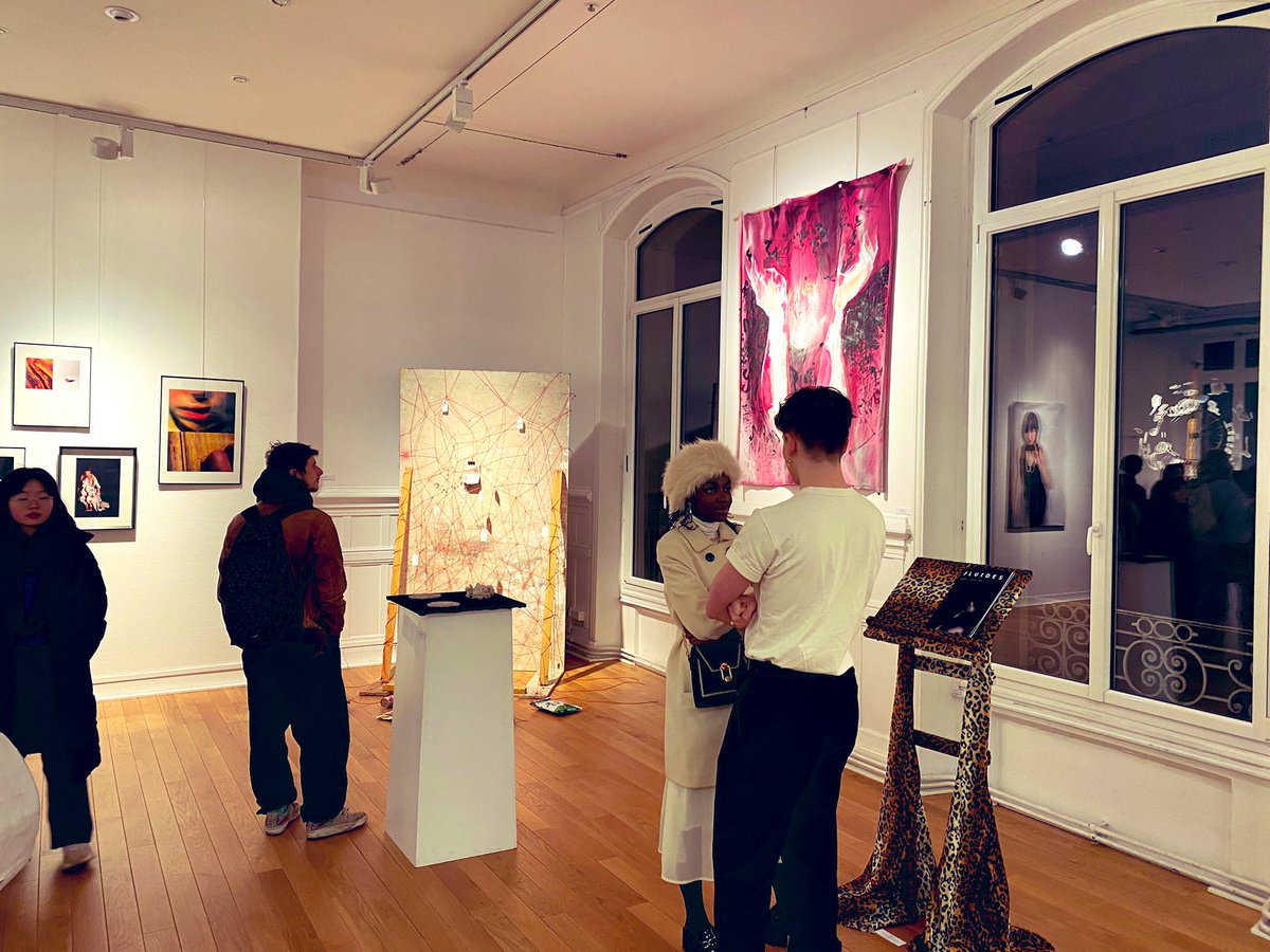 SICARTB's tweet image. Vernissage de l’exposition annuelle des étudiants de la #CPESCAAP #ClassePréparatoire #ÉtudesSupérieures d’#Artsplastiques #Lycée Picasso Fontenay-sous-Bois @AcCreteil 👏👏👏 à toutes et tous et à J-L Fleury, professeur coordonnateur @igartsplastique @Ig_EAC_PhGalais @eduscol_AP