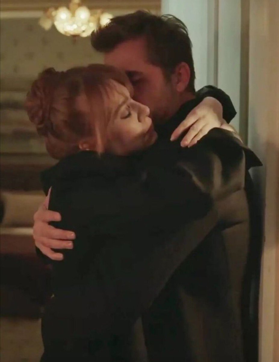 lola_lopez01's tweet photo. #ÇöpAdam, #Elçin Sangu https://t.co/zmmtPmlhDK