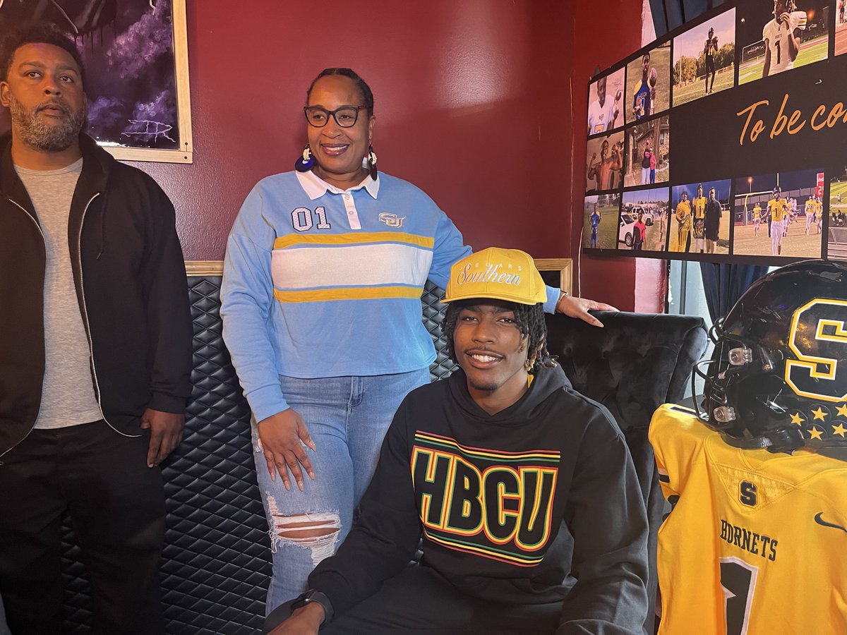 Corey Rholdon (@corey_rholdontv) on Twitter photo .<a href="/zae1qb___/">Zae Teasett</a> signs with <a href="/SouthernUsports/">Southern University Jaguars</a>. #Southern <a href="/smhs_hornets/">Scotlandville Magnet High School</a> .<a href="/zae1qb___/">Zae Teasett</a> signs with <a href="/SouthernUsports/">Southern University Jaguars</a>. #Southern <a href="/smhs_hornets/">Scotlandville Magnet High School</a>