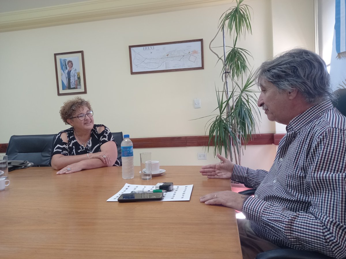 Firmamos con el ministro de Trabajo @JorgeStopiello un acuerdo para que el Programa de capacitaciones en oficios RN, comience a funcionar en nuestra ciudad.
Se trata de capacitaciones laborales y formación profesional que promueve salidas laborales con certificado
#allenmasgrande