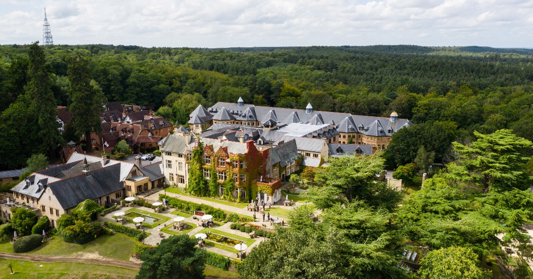 Nestled in the heart of the Surrey Hills, Pennyhill Park offers your fairytale wedding come to life ✨ 

📸 : @burlisonphoto

bit.ly/3FCY8c7
#myexclusive #weddingwednesdays #surreywedding #summerwedding #manorhousewedding #dreamweddingvenue