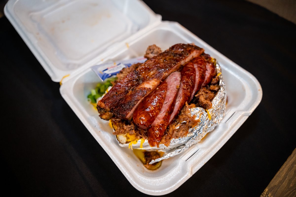 TripleJBBQ's tweet photo. Served fresh and hot, a delicious meal with us is always sure to hit the spot. Stop by soon for some tasty BBQ of your own! 😁 https://t.co/2m2U2C2yzK