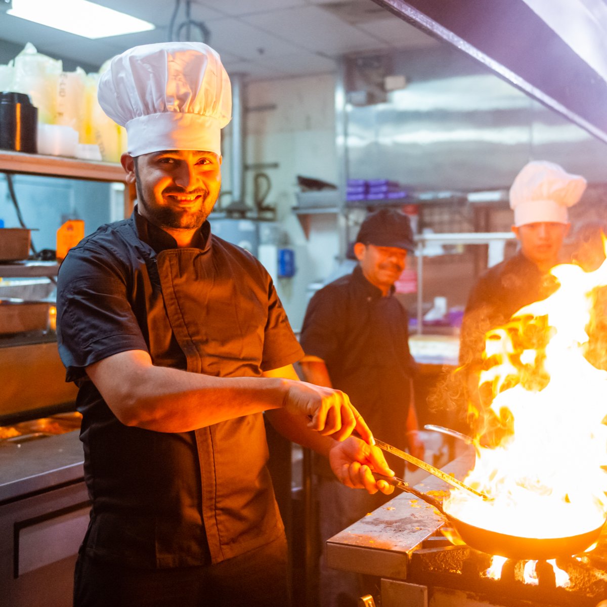 chaatbhavanFR's tweet photo. Our dishes are made with love every day of the year! If you've been craving some fresh Indian cuisine, come visit us for lunch. https://t.co/mSKDrHdt8z
