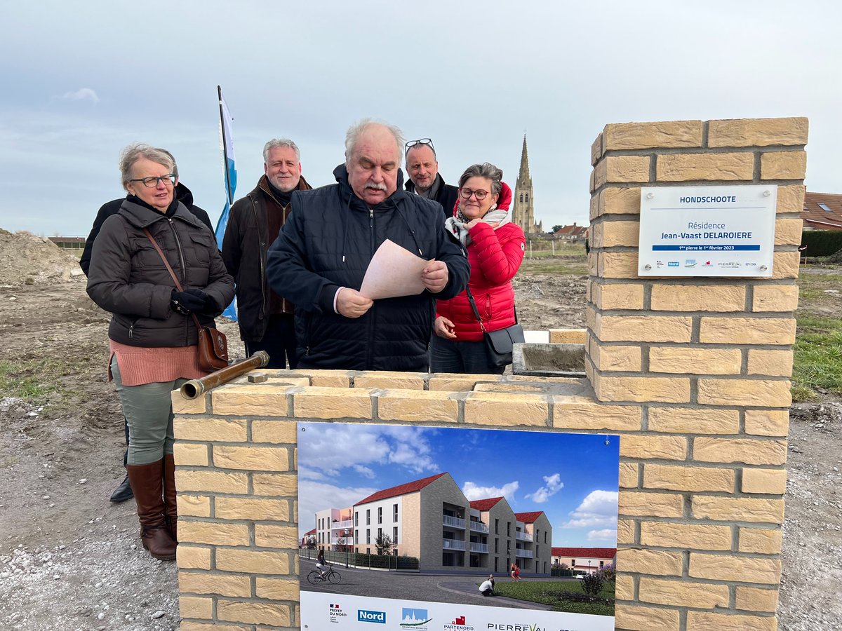 PartenordH's tweet photo. Avec la ville d’#Hondschoote, le @departement59, le groupe #Pierreval et @enedis_npdc, pour la 1ère pierre de la résidence Jean-Vaast Delaroière : 65 logements locatifs, dont 12 individuels et 53 collectifs, éco-performants et adaptés aux besoins locatifs locaux.
#Responsabilité https://t.co/IOQUA06d90