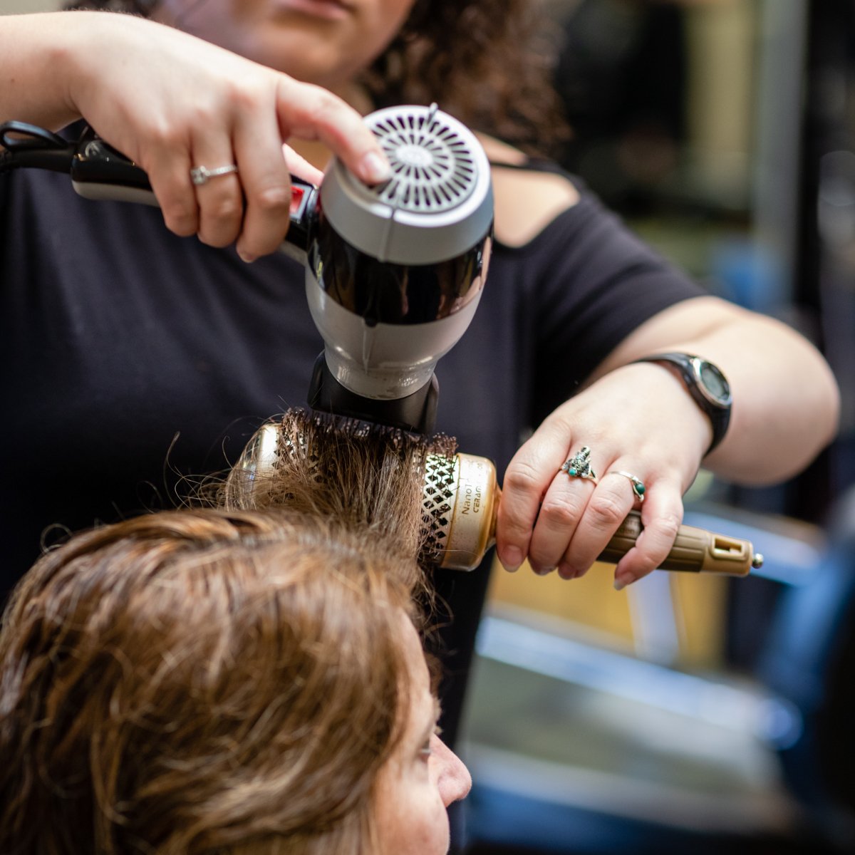 AzureSalonAlcoa's tweet photo. If we can make you smile with our hairstyling services, we’ve done our job right. https://t.co/wcYozvD4rD