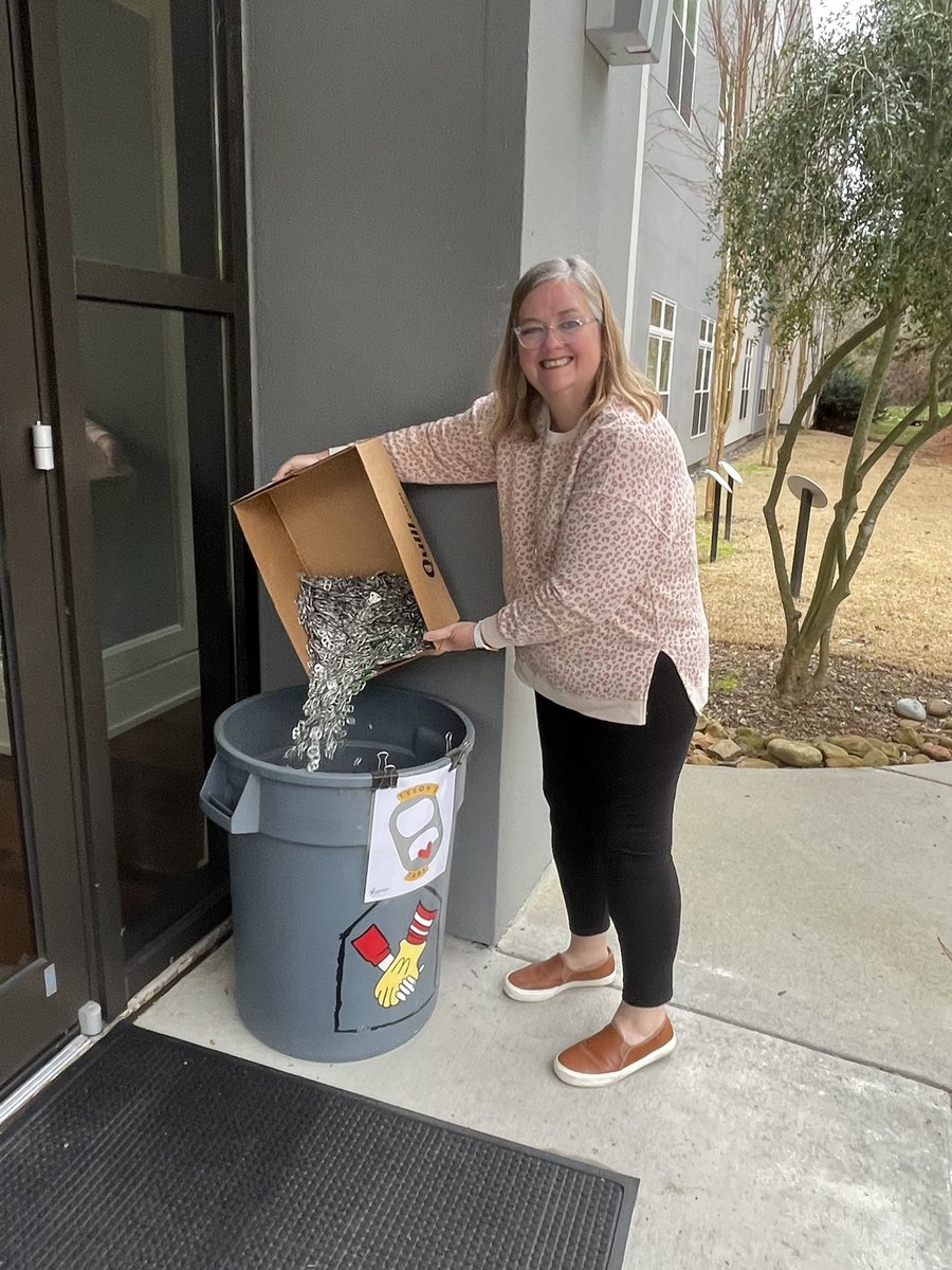 DrakeGes's tweet photo. @Glanton_Gators, thanks to your generosity I was able to drop off almost a full box of Pop Tabs today! Your donations help the families of sick children have food and lodging during hospital stays and treatments. Next collection date is Feb 28. @ARMHC @GES_ErinHicks https://t.co/05vmIQkwL0