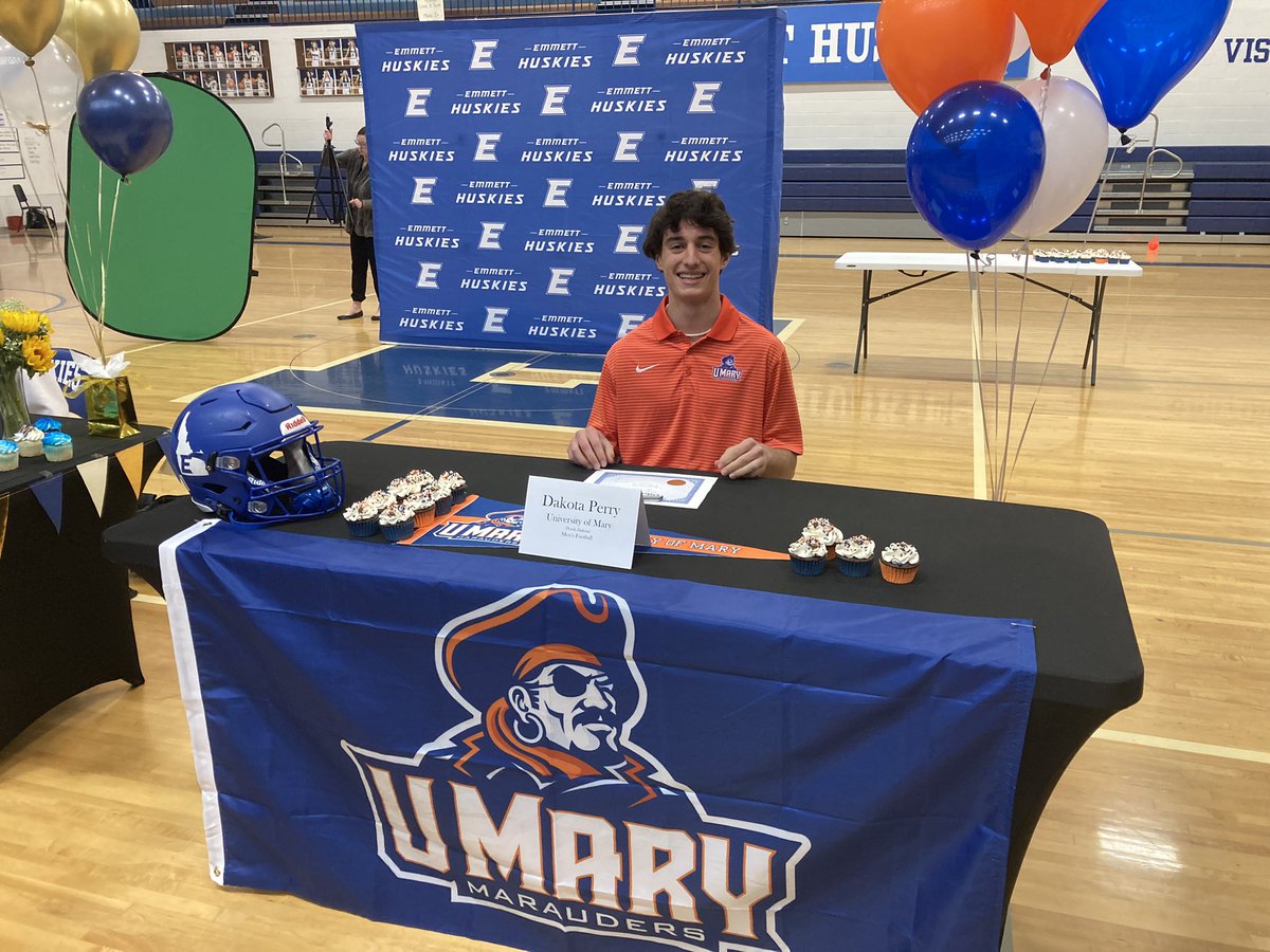 Congrats 🎉 to <a href="/EHSHuskies/">Emmett Huskies</a> Football 🏈 players <a href="/schroedawgg/">Sam Schroeder</a> and <a href="/dakperry15/">Dakota Perry /</a> for committing today ❗️❗️❗️❗️❗️❗️❗️❗️❗️