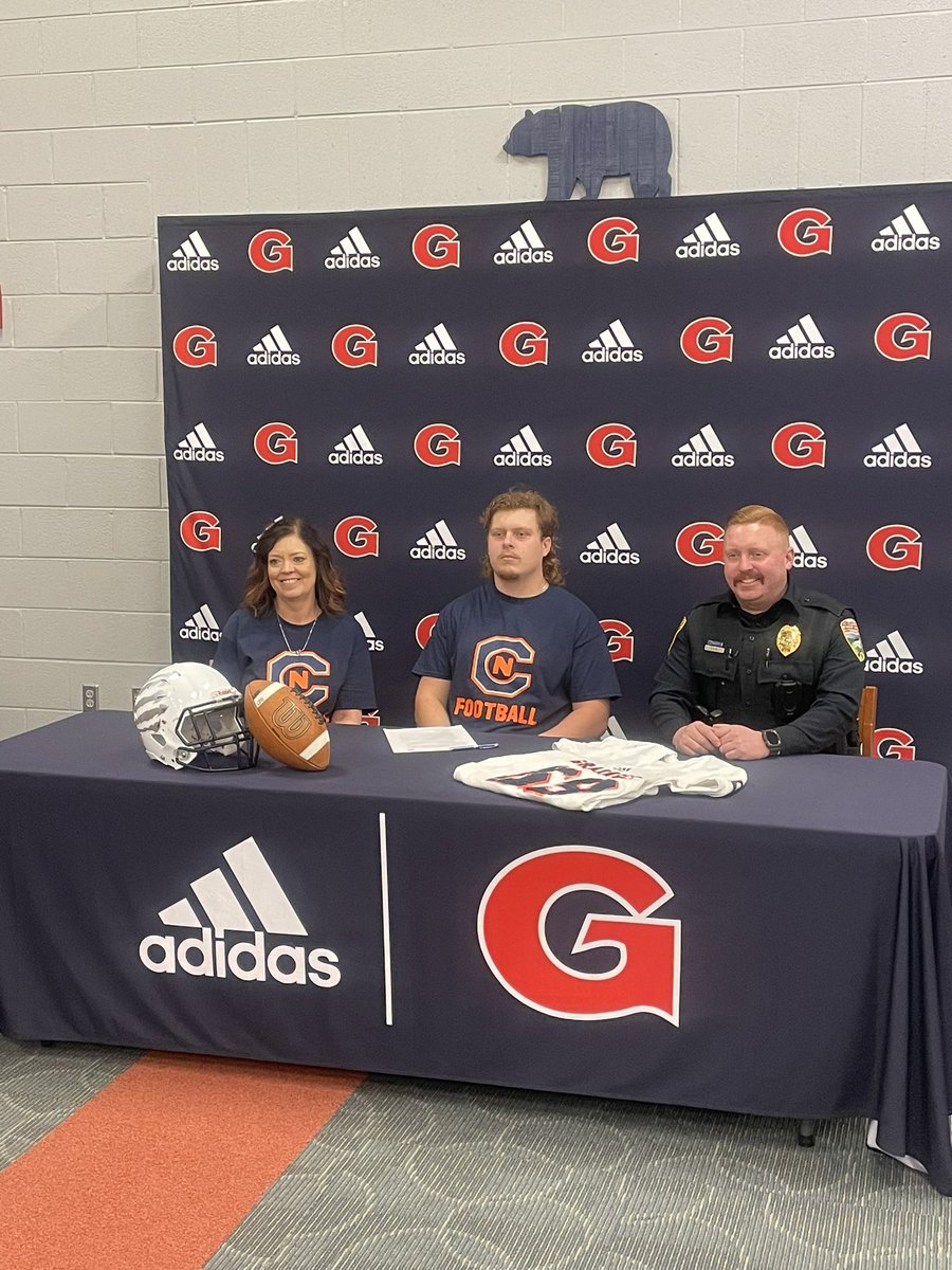 Proud of these Grizzlies! Excited for their opportunity at <a href="/cnfootball/">Carson-Newman Football</a> and can’t wait to watch them develop into great young men! <a href="/GilletteTucker/">Tucker Gillette</a> <a href="/Bennett17Bryson/">Bryson Bennett</a> @HaydenCarroll_ <a href="/Reid_Byrd04/">Reid</a>