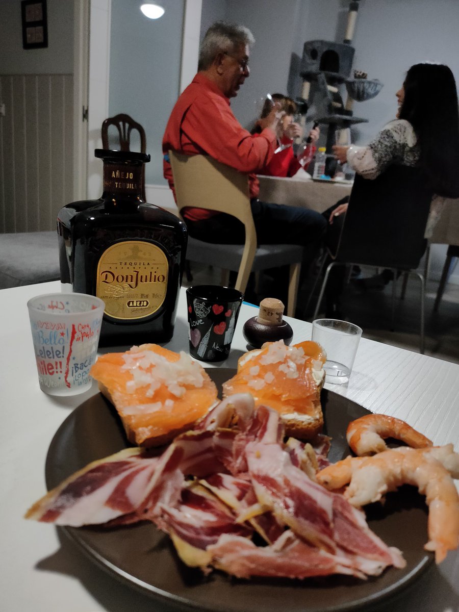 Disfrutando de un buen tequila <a href="/diageo/">Diageo</a> <a href="/donjulio/">Don Julio Tequila</a> #untoldspirits #thespiritscollection