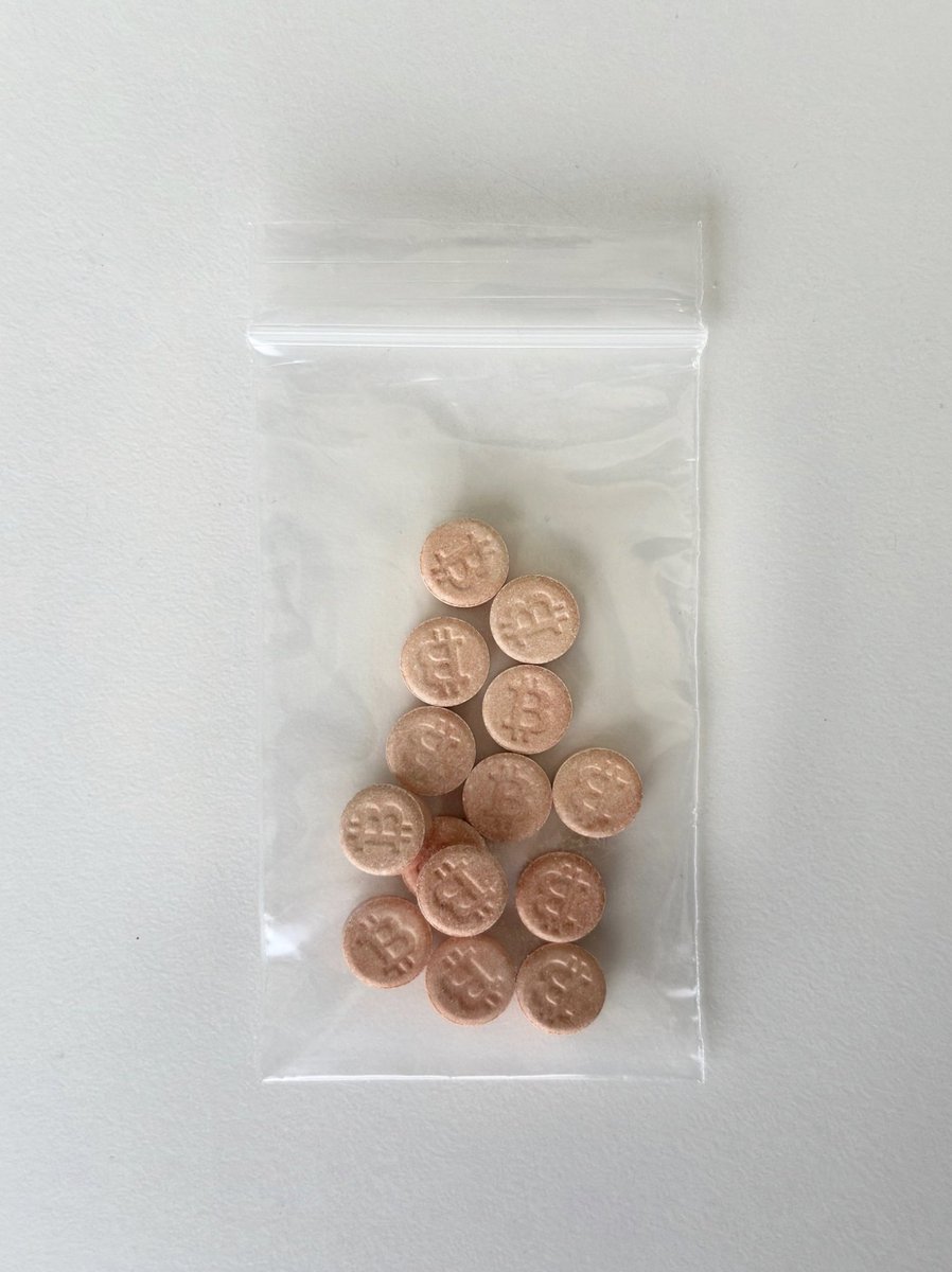 bitcoindotrocks's tweet photo. One lucky person will also win physical orange pills from the legendary #bitcoin artist @cryptograffiti 

These are leftover from his piece "Orange Pilled" which sold for 1.2 BTC https://t.co/bBwMq61i34 https://t.co/PJ8YI31rl0