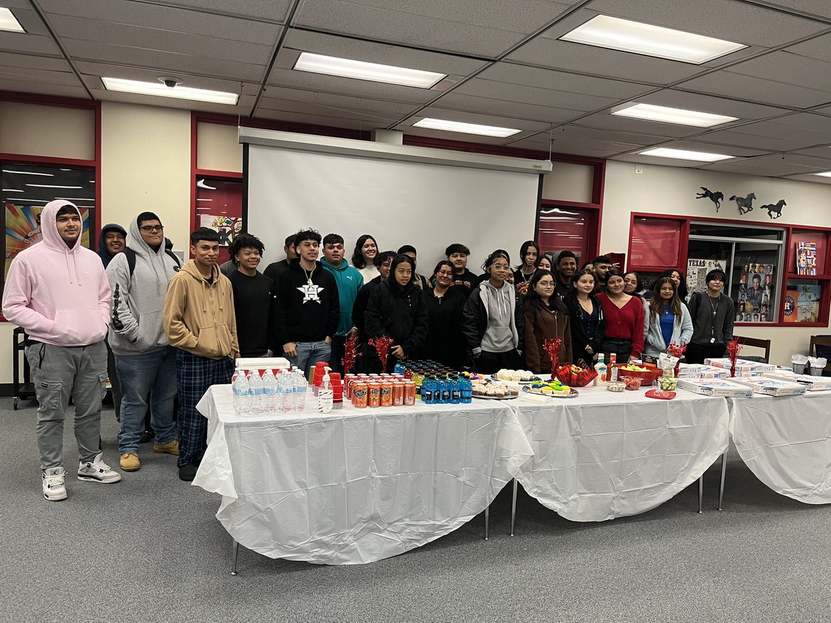 gailp15's tweet photo. Celebrating joy at WHS with our senior EB students! Love our Mustangs. #believeinspring #multingual #westfieldmustangs https://t.co/1U3RTARaml