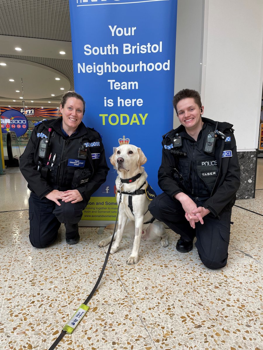 ASPBristol's tweet image. PCSO Caroline and PC Rich, had the pleasure of meeting Rupert from @guidedogs at their Come and Talk to Us Event this afternoon! #guidedogs