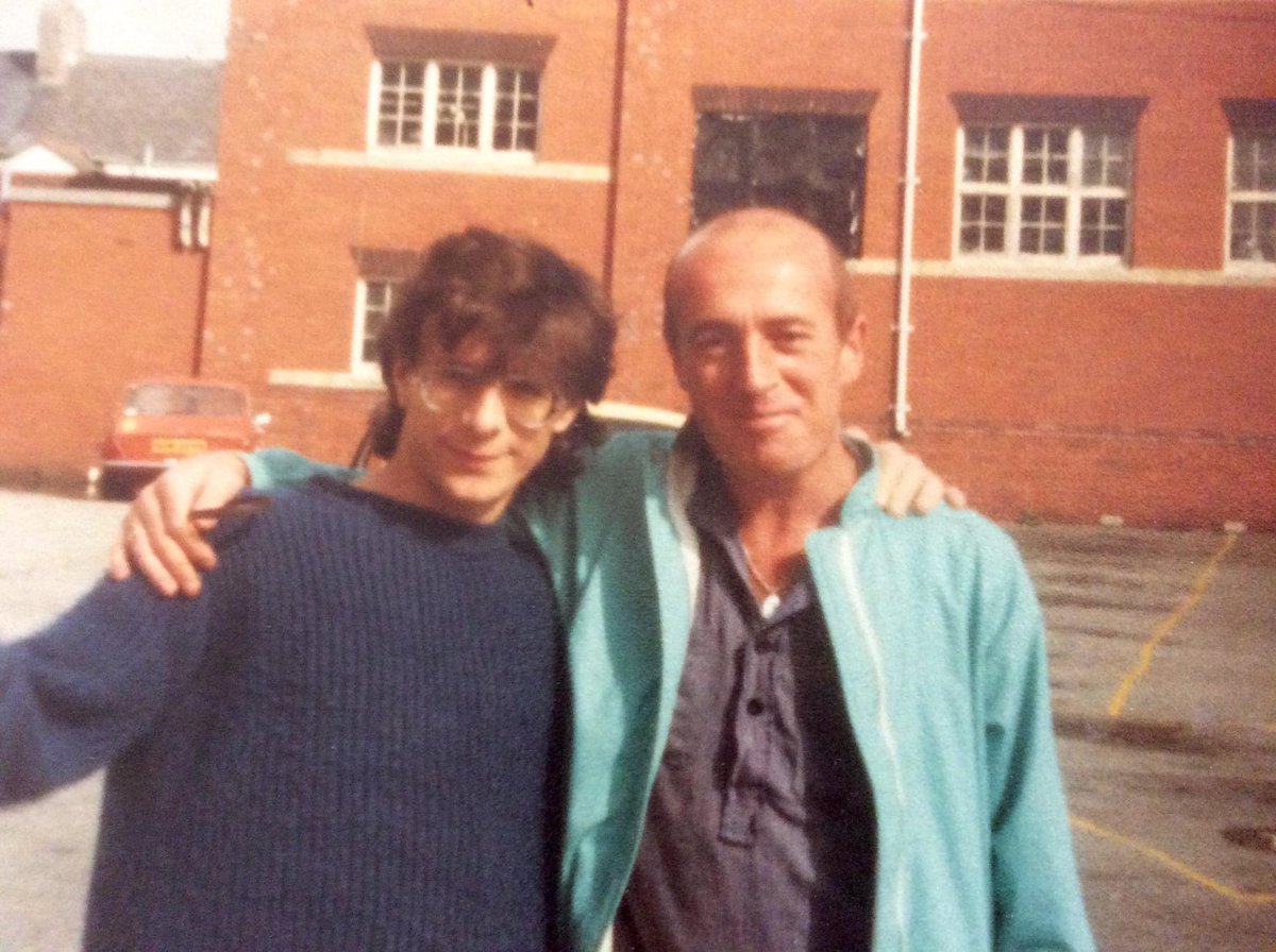 CardiffMH's tweet photo. Burke Shelley and Micky Gee before a Sunday lunchtime gig at Chapter, around 1985
Photo: Liz Macpherson
#budgie #burkeshelley #memphisbend #mickygee @chaptertweets #cardiff #wales #caerdydd #cymru #cardiffmusichistory https://t.co/rku6ybL3hn