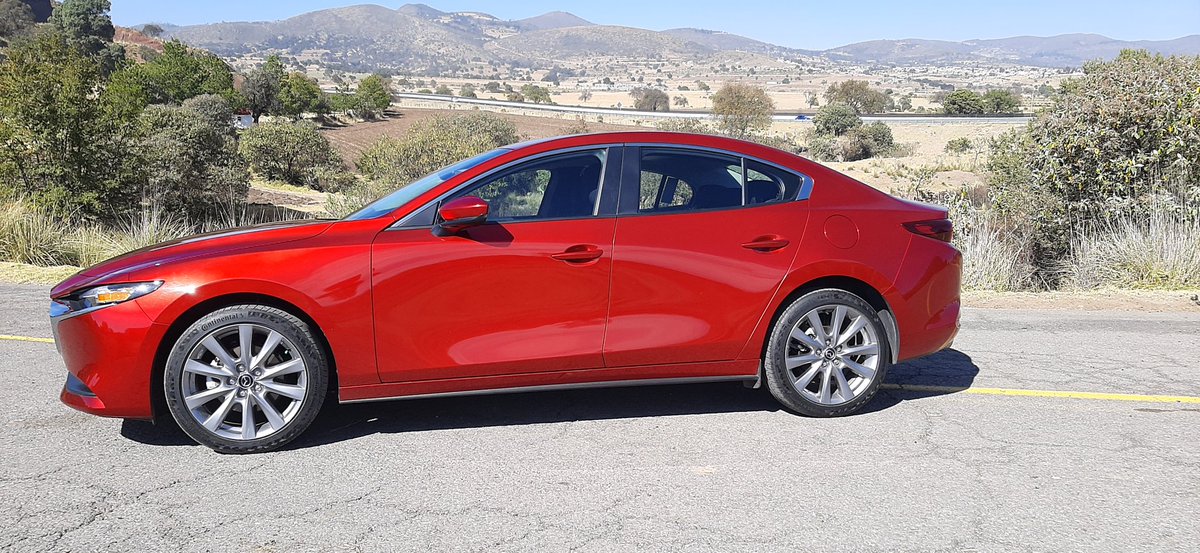 NetcarMexico's tweet photo. Mazda3 Mild Hybrid es una excelente propuesta por su ágil manejo que no cambia en ésta versión, lo único es que te ayuda a consumir menos gasolina, yo hice 17km/h
@MazdaOficial #QuieroUnAuto #autonuevo #comprarauto #cochenuevo https://t.co/1XpHWfWz18