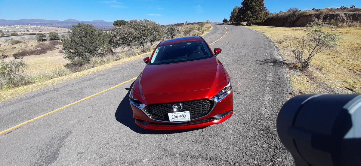 NetcarMexico's tweet photo. Mazda3 Mild Hybrid es una excelente propuesta por su ágil manejo que no cambia en ésta versión, lo único es que te ayuda a consumir menos gasolina, yo hice 17km/h
@MazdaOficial #QuieroUnAuto #autonuevo #comprarauto #cochenuevo https://t.co/1XpHWfWz18