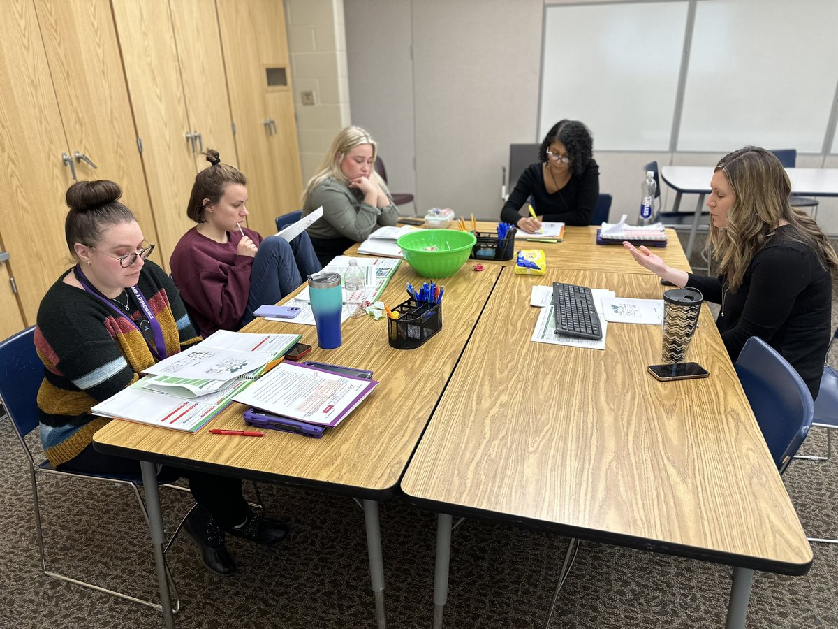 BPEKnights's tweet photo. Our Instructional Coach Ms. Ouellette spent some quality time with grades K-2 teachers today reviewing WIDA Strategies and best practices for our Multi-Lingual Learners! 🌟🎓#Scaffolding #WordBanks #SentenceStarters #KeyLanguageUse https://t.co/t4A4oDuwsq