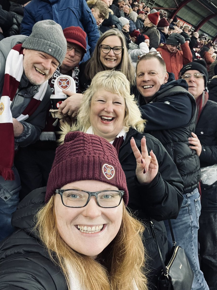 Steph_K_93's tweet photo. @JamTarts Wheatfield Squad looking forward to another night under the floodlights #jamtarts https://t.co/9FSJMyLaP1