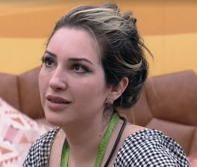 natolea__'s tweet photo. Amanda falando q lá fora votaria pro Fred sair, mas q ela tem medo de ir com ele, pq acha que ela ainda não se mostrou o suficiente lá dentro. Que como não se envolveu em briga não deve ter aparecido ainda em edição. Porem pretende aparecer mais no BBB, ñ quer ser so coadjuvante https://t.co/OIy3fylIC5