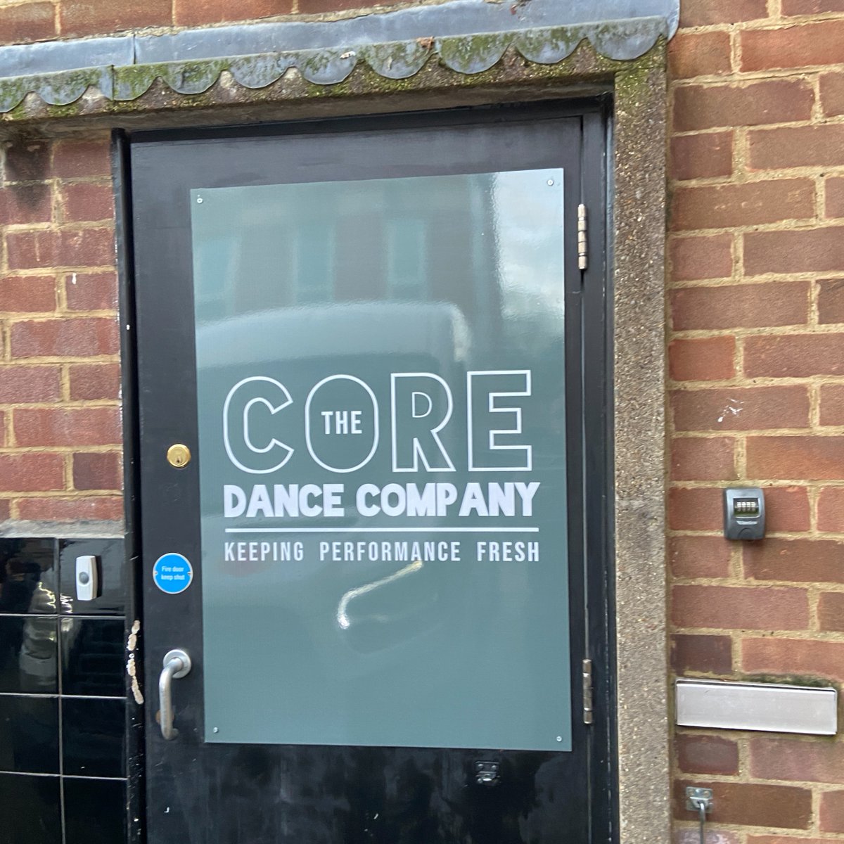 PumpkinPrint's tweet photo. Last week we fitted an exterior sign and some contour cut wall graphics and frosted window vinyls at The Core Dance Company in Market Harborough.

Not only do these show off the company's branding, the vinyls also provide some privacy too. 👌 

#graphics #signage #branding https://t.co/7ewuTnSk6g