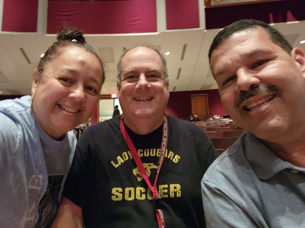 mcdm44's tweet photo. Hoy fue la firma en el #countrysidehighschool @countryside_soccer de los atletas que jugarán con la NCAA en la universidad a nivel nacional en los Estados Unidos, y como saben, mi amada Mariangela es una de esas atletas. https://t.co/0WIvi00Gc5