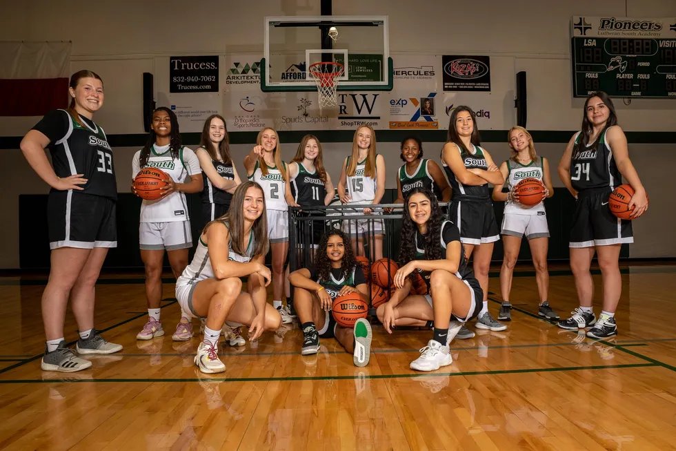 vypehouston's tweet photo. GAME HIGHLIGHTS: LSA Girls Basketball Vs. Beaumont Kelly

LSA Girls 🏀 had their Senior Night in a District Game against Beaumont Kelly last Friday where the Pioneers won decisively 56-44, Check out the video below for highlights from the game!!

WATCH:https://t.co/GIdBV1hs8A https://t.co/v217YTXgKd