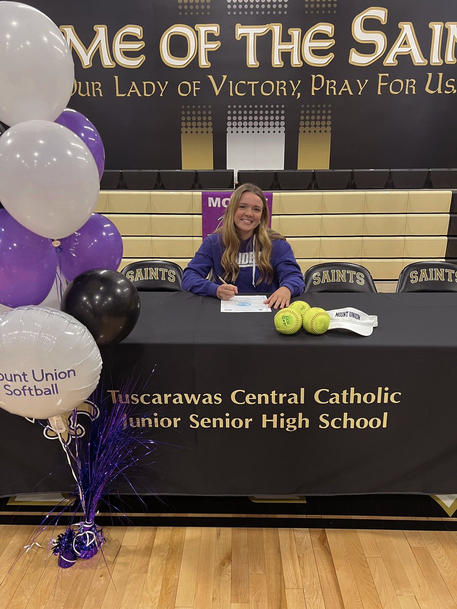 DelaneySavage2's tweet photo. Officially a Raider💜🤍🥎 https://t.co/x7ThF4OUZa