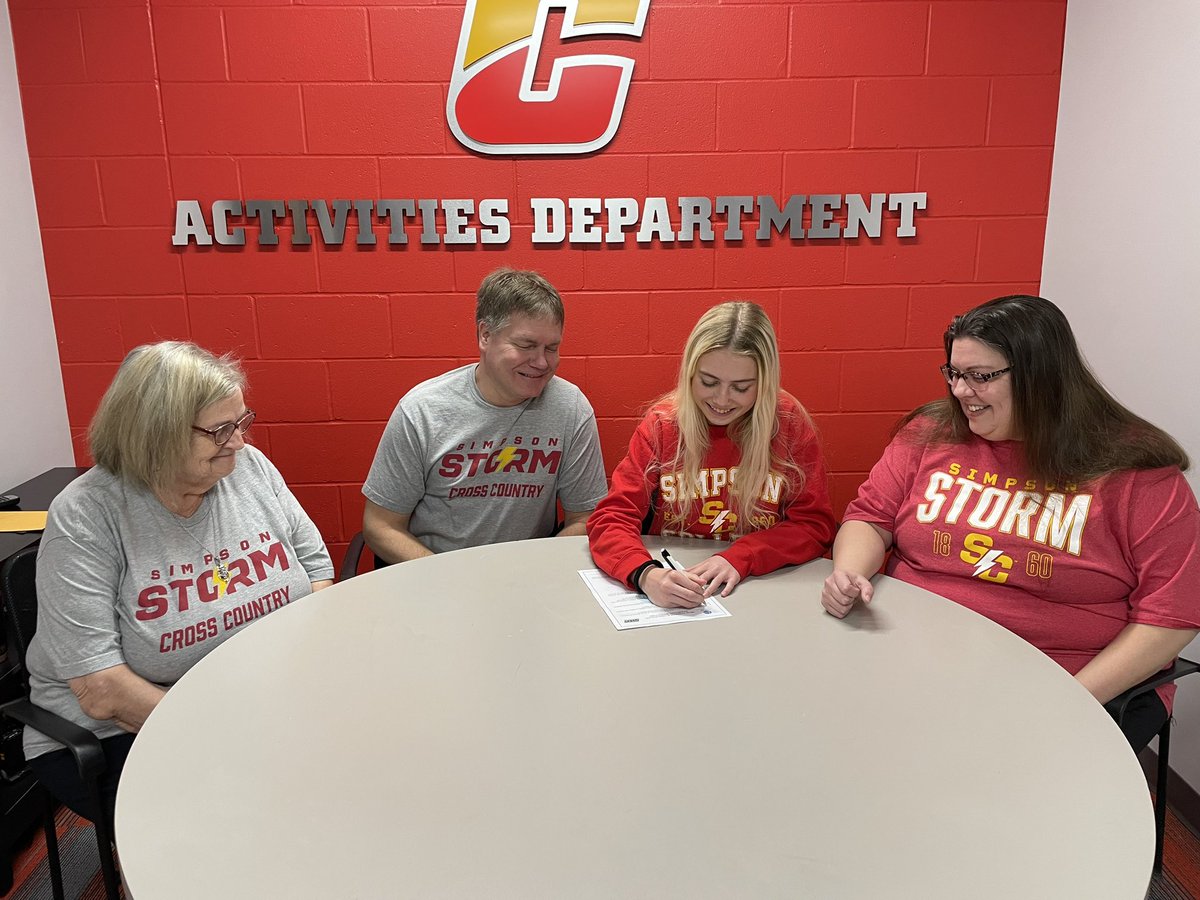 chswildcatpride's tweet photo. Congrats to Hannah McGraw for committing to run at Simpson College next year! https://t.co/0QVFGwy7Nh