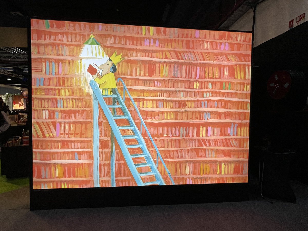 Ester_Callao's tweet image. Què és llegir? Tothom aprèn a llegir però no tothom entén el que llegeix. Quins factors hi influeixen? L’acompanyament lector, parlar del que hem llegit, compartir-ho, llegir en veu alta… de tot això i molt més ens n’ha parlat la Montserrat Fons aquest matí. #prescripciólectora