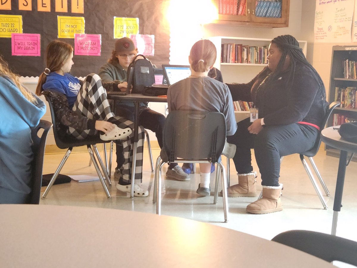 14janbailey's tweet photo. Is it a valid argument? Is it sound?  #fmsteach https://t.co/2gkbMgzZuC