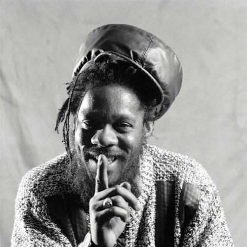 🇬🇧Happy Earth Strong Dennis Brown❤️💛💚 Gonna but never forgotten💯 What’s your favourite Dennis Brown Song? #dennisbrown #reggaemusic #ukreggae #reggae #reggaebrit #reggaebritannia