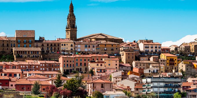 We present you one of the most beautiful towns in #LaRioja: #Briones ...