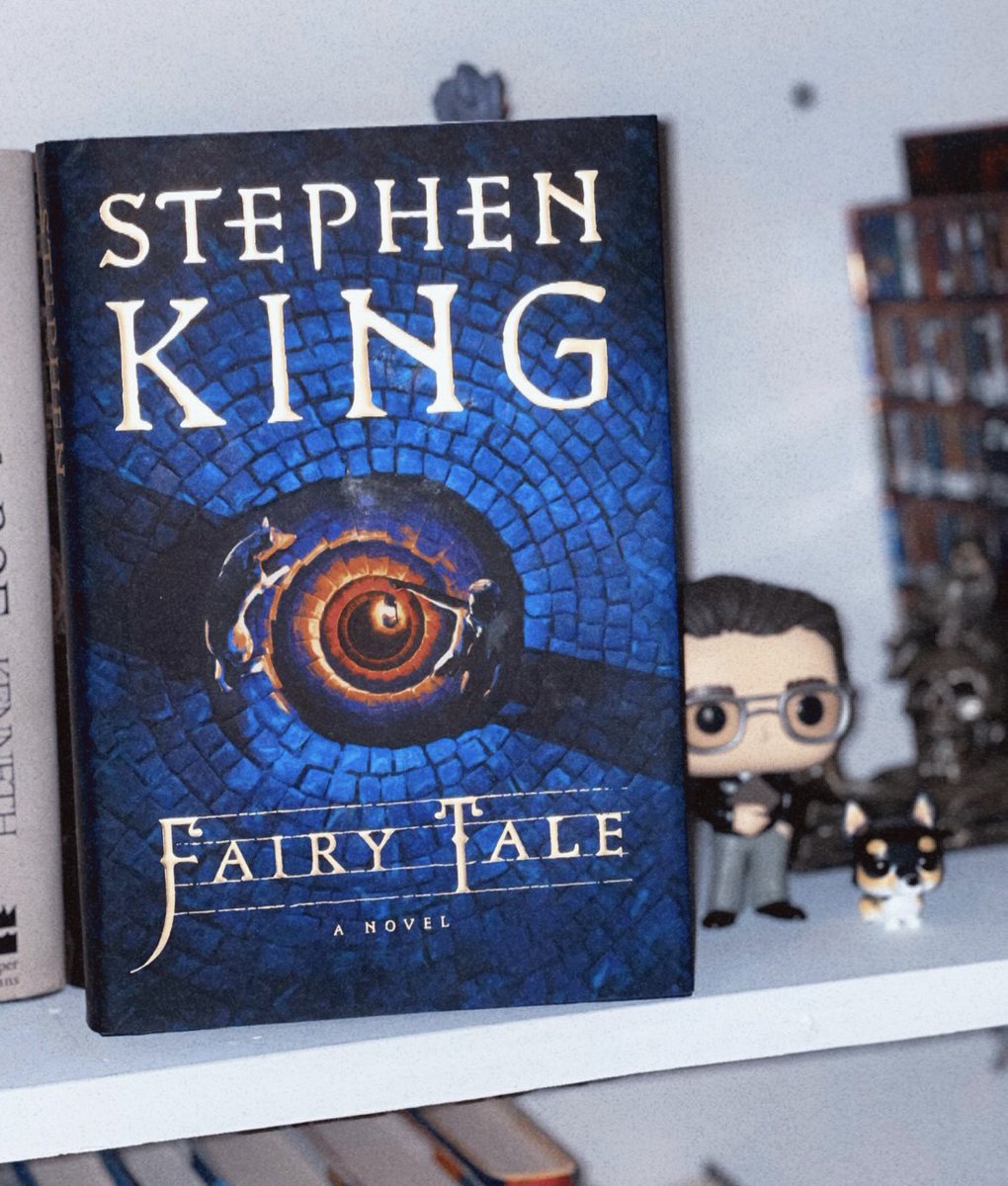 laurrkat's tweet photo. spent these past 2 days off work from the ice storm finishing up #FairyTale. as usual with @StephenKing books, I could barely put it down. my only complaint is that Radar isn't real. (also pictured: Stephen King &amp; Molly the Thing of Evil) https://t.co/iZH2E68PPq