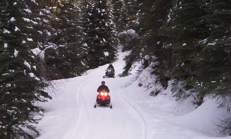 Snowmobiling in Crosslake, Minnesota & the surrounding areas is an exciting & thrilling way to experience the great outdoors. With an abundance of groomed trails, breathtaking scenery, & endless opportunities for adventure, there's no shortage of things to see & do snowmobiling.