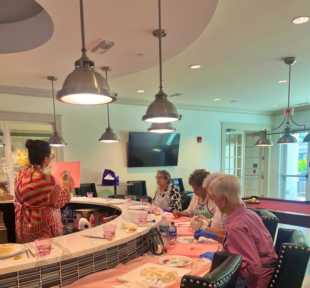 ArcadiaGdn_FL's tweet photo. Our SUN Program promotes lifelong education for our wonderful residents! Donβt miss out on the next art class with Beth, every Wednesday at 2pm! π€©π§βπ¨β€οΈ #education #art #SUNProgram #activeadult #palmbeachgardens #arcadiagardens https://t.co/nmhBiNFEmD
